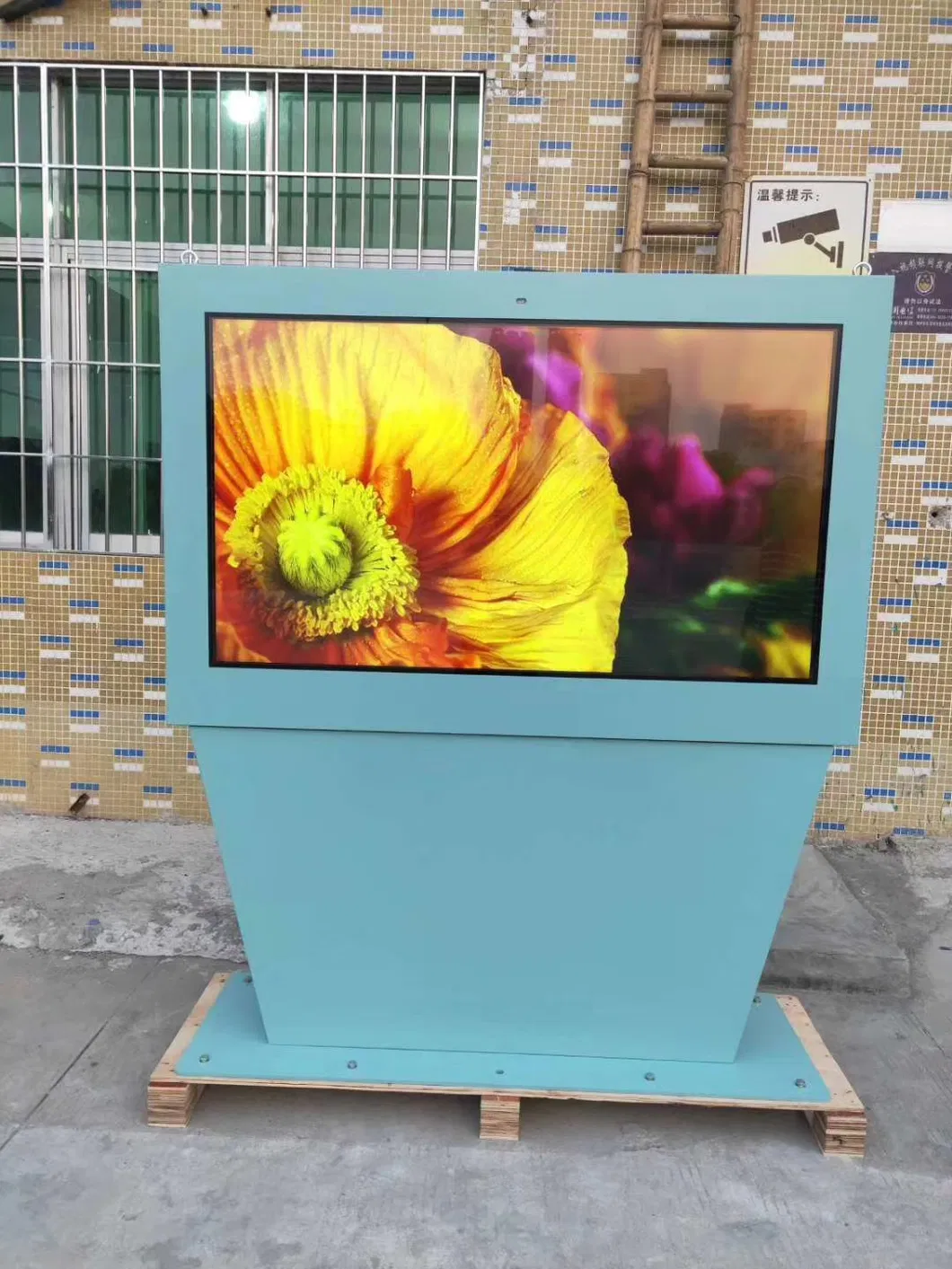 55inch Capacitive Touch Screen Kiosk 1920x1080 Resolution 400CD Brightness