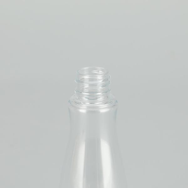 Smooth Round Transparent PET Spray Bottle With Classic Design