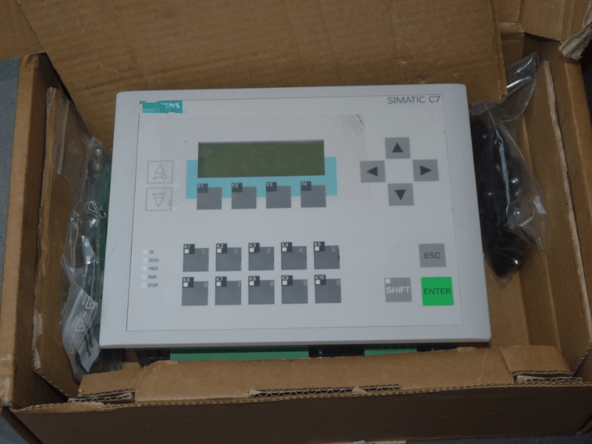 6ES7613-1CA02-0AE3 SIMATIC C7-613 compact combined programmable logic controller (PLC) and operator panel (HMI).