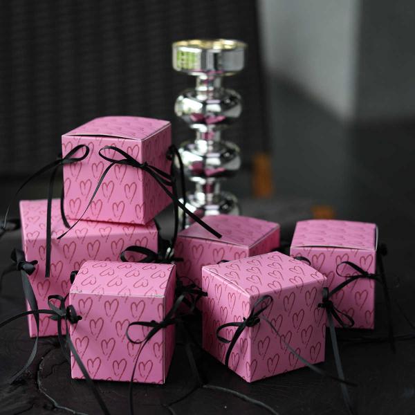 Custom Heart Pattern Gift Box with Ribbon Wedding Valentine Packaging
