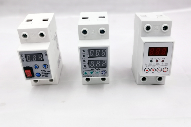Adjustable 220V AC Single Phase 63A Voltage Protector LED Display Copper PC Material Din Rail Type 1s-90s Time Delay Recovery