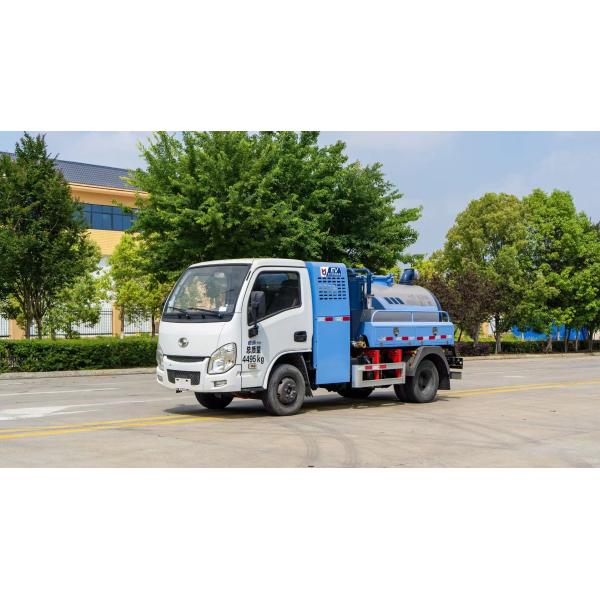 Small 4x2 Waste Suction Trucks For Urban And Rural Street Management