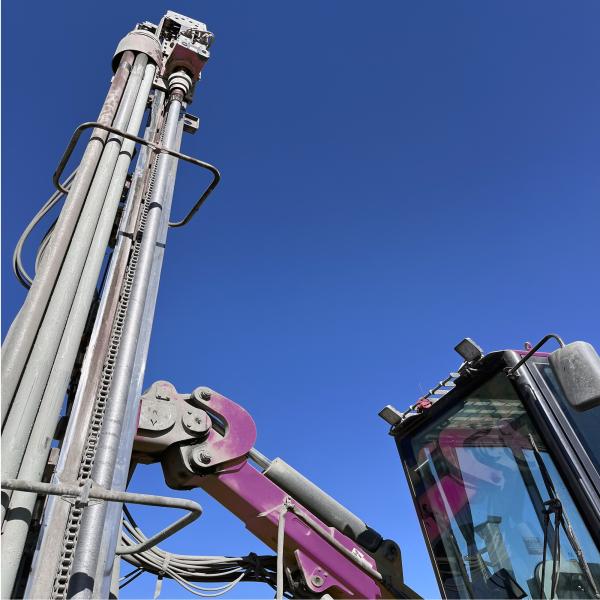 Crawler Drilling Rig Lifting Force 30KN Mining Drilling Machine Hard Rock Drilling Rig