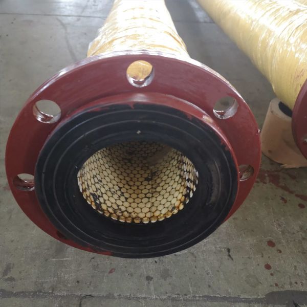Marine Hose Pipe in Operation