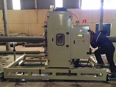 Haul-off unit in operation