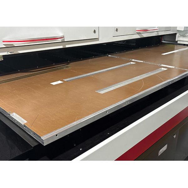 Laser Glass Cutting Machine with precise laser beam control technology to achieve high accuracy and minimal kerf width To Speed 0-500mm/s