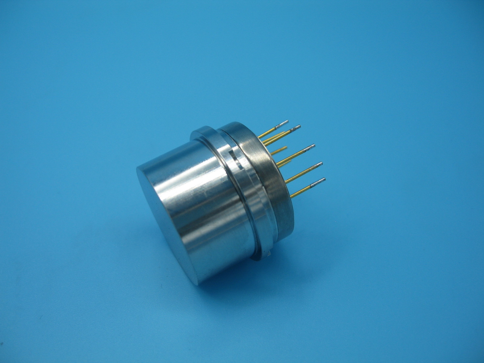 High temperature and vibration resistance quartz flexible acceleration sensor