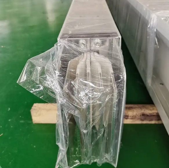 Durable Fire Retardant Busway , 600V Electrical Busduct System