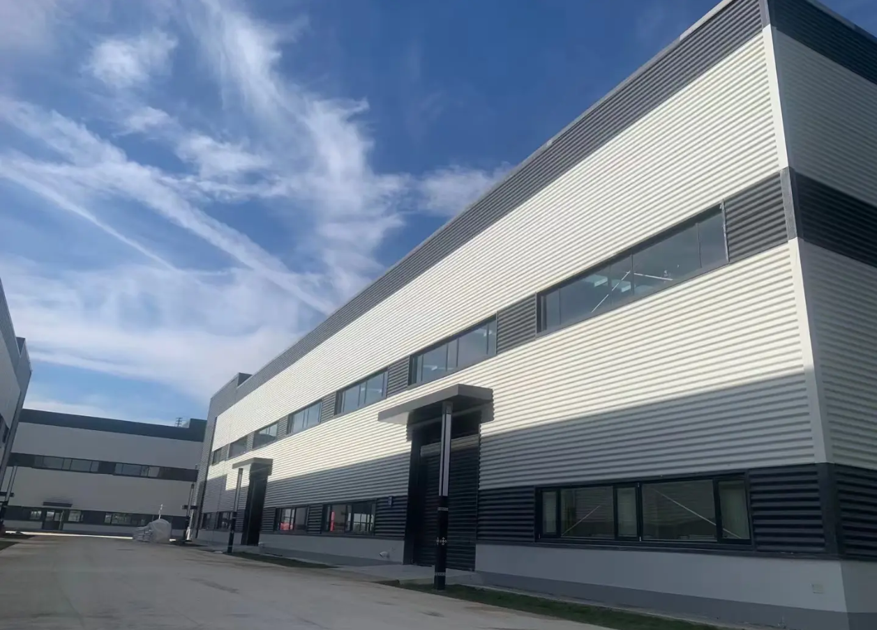 Q355B corrosion-resistant large-span polyurethane sandwich panel steel structure workshop building
