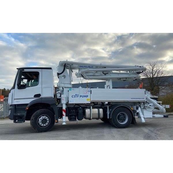 Second Hand Customized Concrete Pump Truck 700L