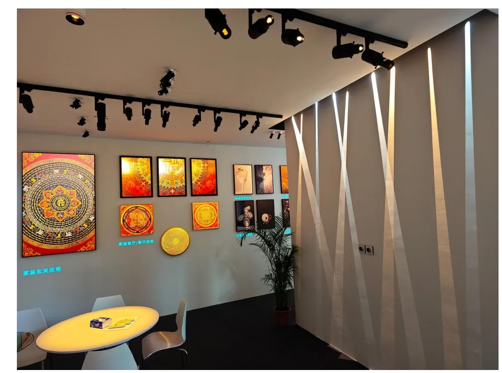 Versatile Precision Shaping Gobo Projector LED Contour Spotlight Track Light for Museum Art Gallery Commercial Lighting