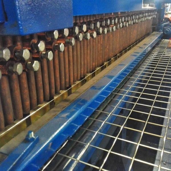 5kw Single Row Electrodes Wire Mesh Welding Machine Integrated Circuit Q195