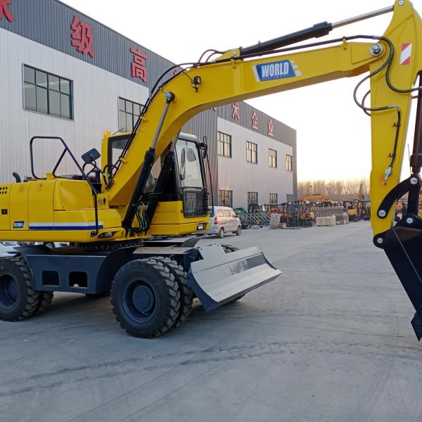 Yellow Wheeled Mini Excavator YUCHAI Engine Small Digging Machine