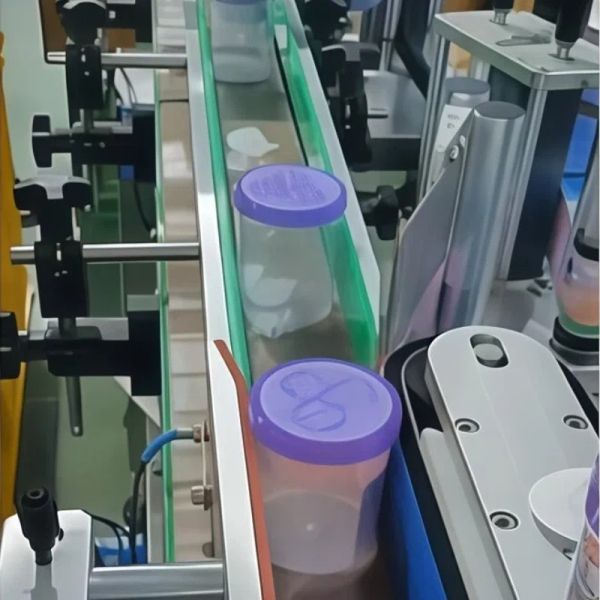 Vertical Adhesive Labeling Machine Fully Automatic Round Bottle Labeling Machine