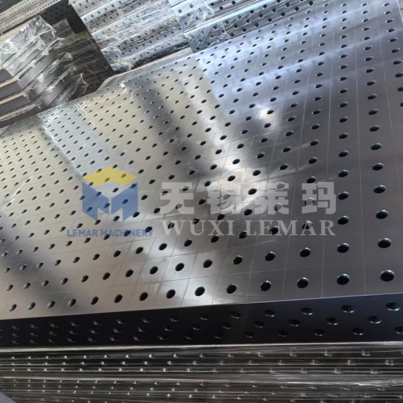 Welding table stability features