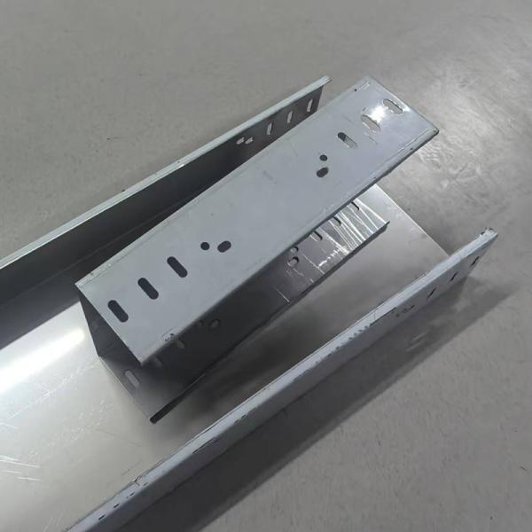 Vertical Electrical Cable Tray And Trunking Raceway Ladder 6 Inch