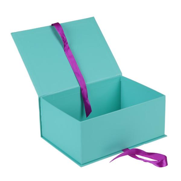 Rigid Cardboard Custom Luxury Apparel Boxes Lightweight With Ribbon