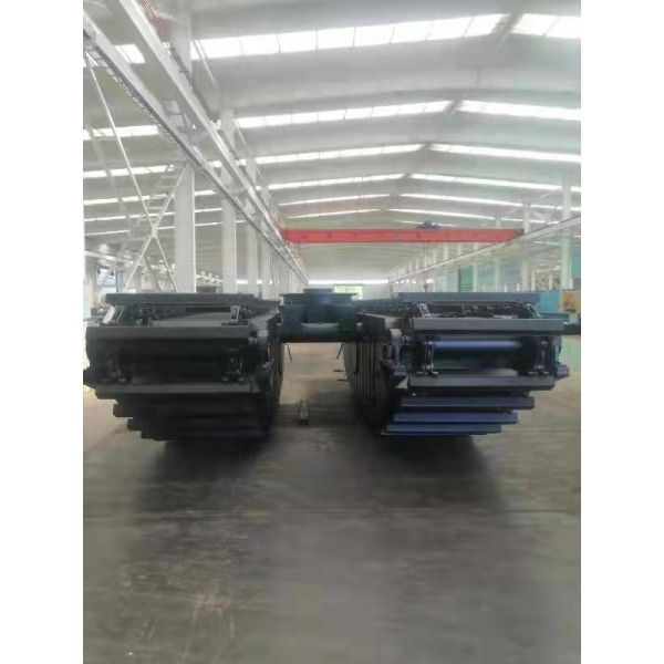 Hydraulic Multi Function Amphibious Dredger With Sealed Box Shaped Track Shoe