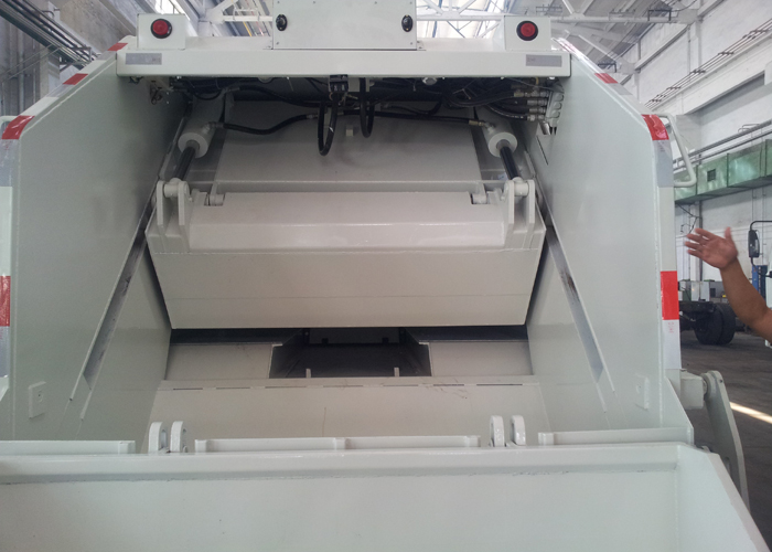 Waste Disposal Vehicles Garbage Collection Truck , Compressed Refuse Compactor Truck