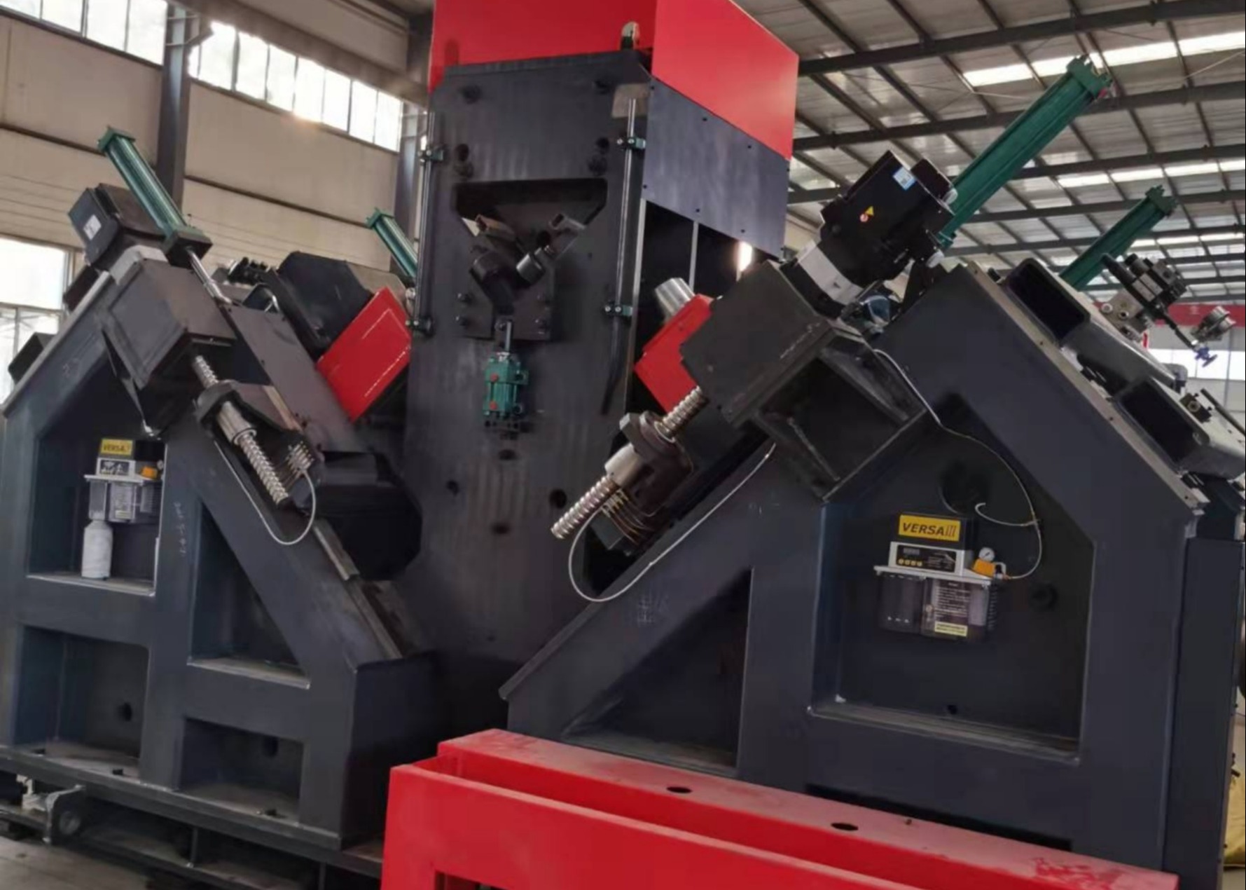 100×100×10~250×250×32mm Angle Size CNC Steel Table Drilling Marking Machine 40mm Max Drilling