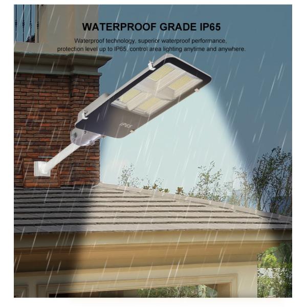 Ip65 Waterproof aluminum Solar Powered LED Street Light Brightness LED Chips With Pole