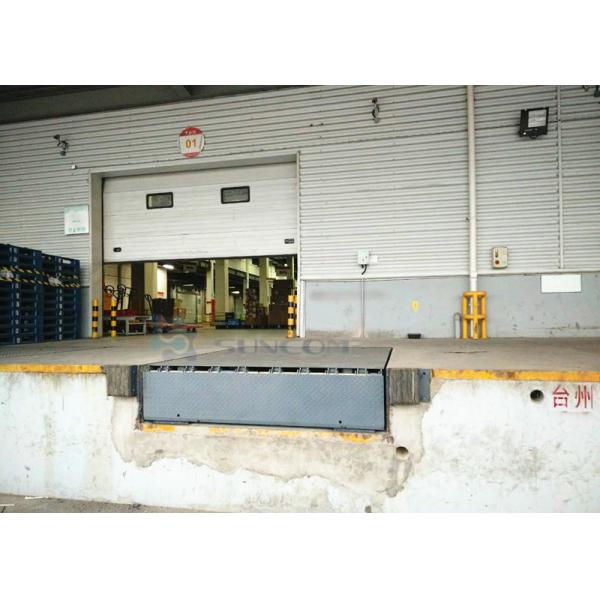 Outside Loading Unloading Area Hydraulic Dock Leveler 50HZ With Push Button