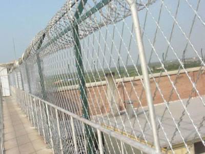 Straight Line Razor Wire Galvanized Welded Razor Barbed Wire Mesh