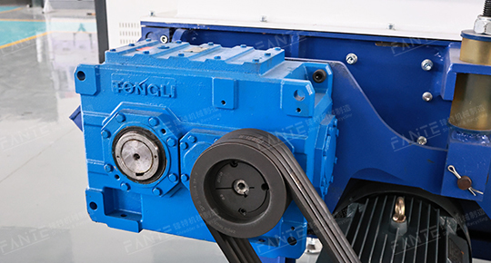 Efficient Mono Shaft Shredder for Processing Nylon Textiles Nets Plastic Blocks and Wood