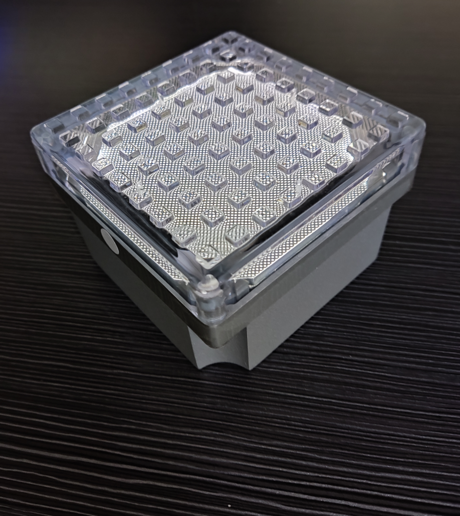 Road Stud Impact Resistant Waterproof Casing With Solar Powered Luminous Warning System For Energy Road Safety Solutions