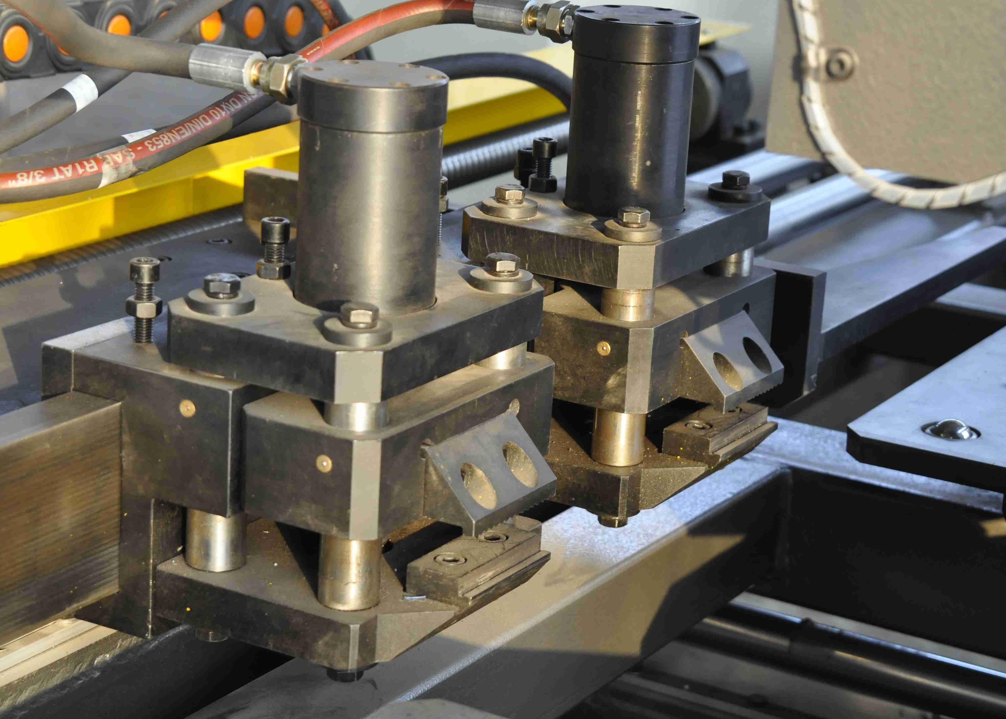 1500*800mm Max Size Workpiece CNC Plate Punching Machine Model BNC100 Φ26mm Max Punching Diameter