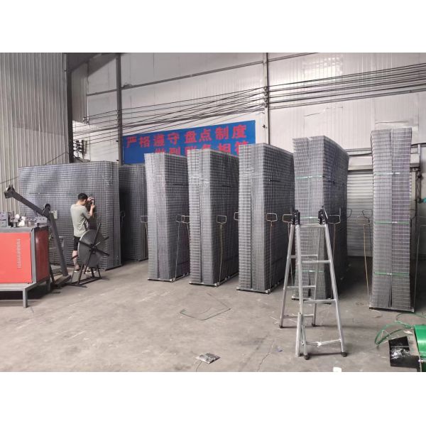 BS Standards Automatic Wire Mesh Welding Machine Equipped with PVC Coated Wire Ensuring Long Lasting Mesh Production