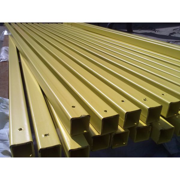 Round / Square Shape Metal Fence Posts Rust Resistant Convenient Installation