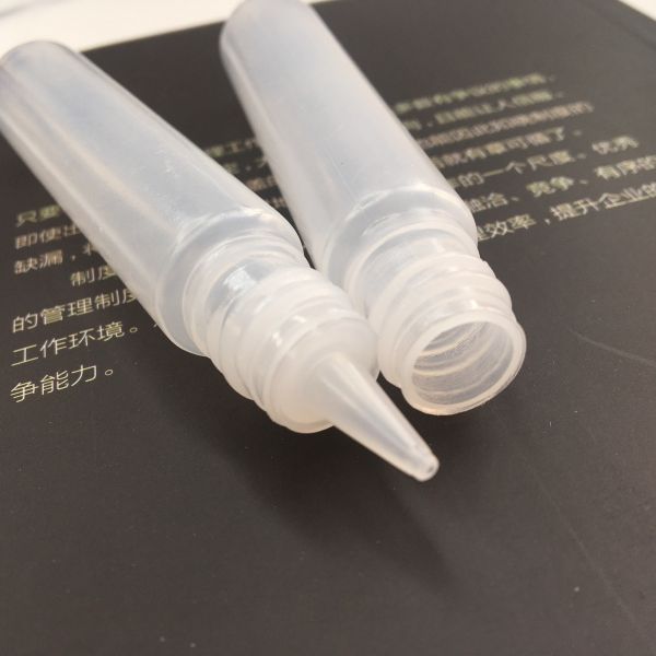 Customized Round E Liquid Bottles With Screw Cap In Various Capacities