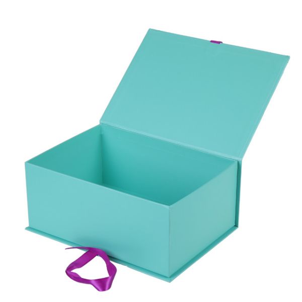 Rigid Cardboard Custom Luxury Apparel Boxes Lightweight With Ribbon