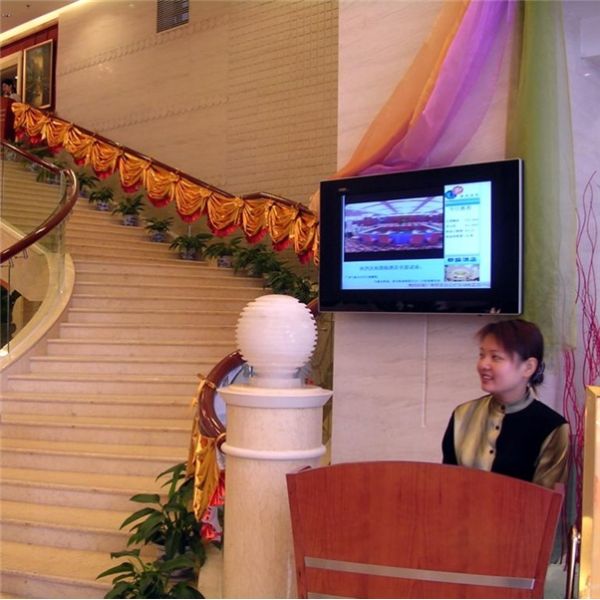 High Definition Wall Mount Lcd Display Media Panel For Building , 500cd / M2 Brightness