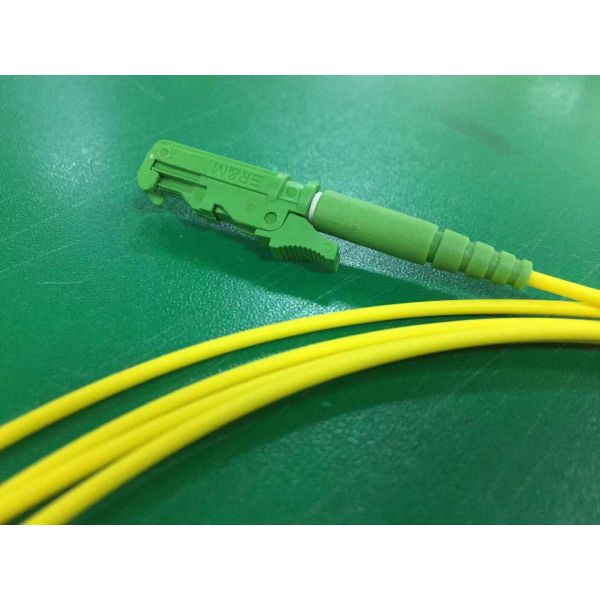 E2000 APC To LC APC Short Boot Fiber Optical Patch Cord Single Mode Simplex