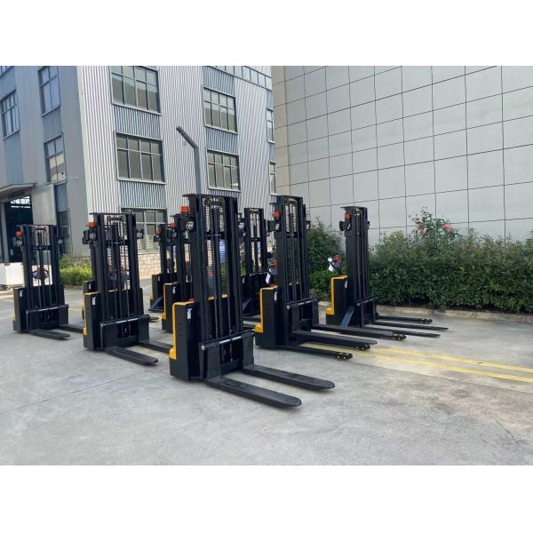 Battery Operated Fully Electric Pallet Stacker With 0.75 Ton Capacity