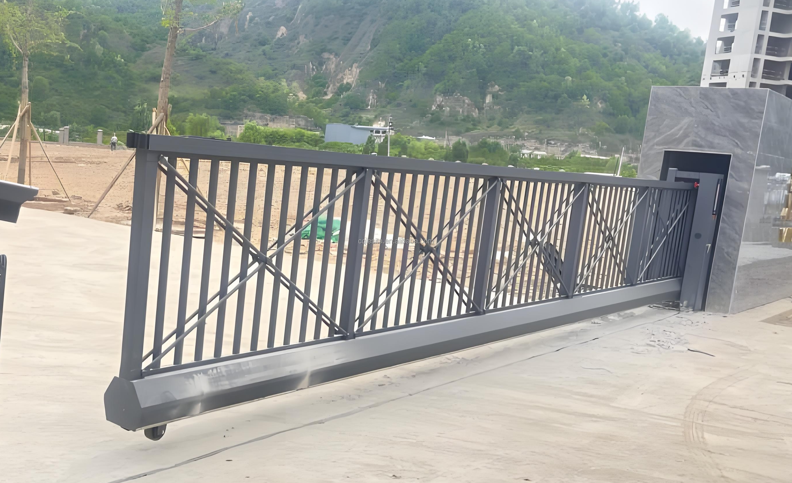 Aluminum Alloy Automatic Sliding Gate with Remote Control-Eco Friendly Durable Industrial Fencing for Hotel & Courtyard Use