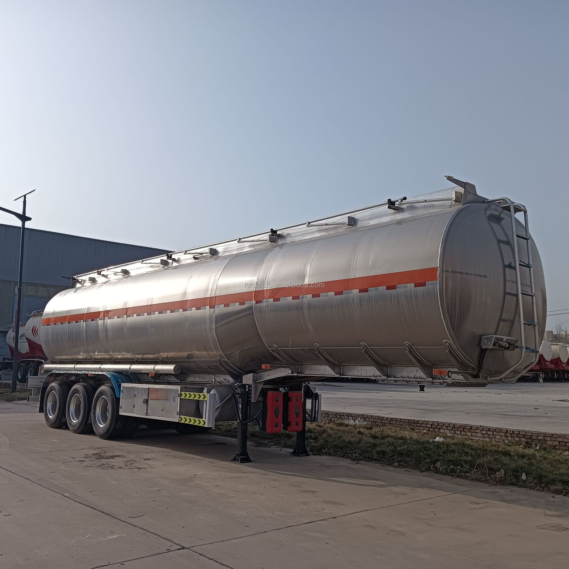 Factory 3 Axle 48CBM Oil Petrol Gasoline Diesel Transport Heavy Duty Tanker Dual Drive Semi Truck Trailer Semi Trailer Tank