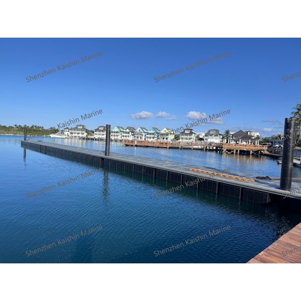 Customizable Size Corrosion Resistant LLDPE Floating Dock with 5mm Shell Thickness for Marina and Pontoon