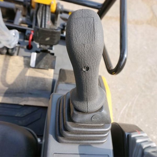 Mini Tracked Hydraulic Digger with Unique Selling Point Maximum Digging Height 3665mm