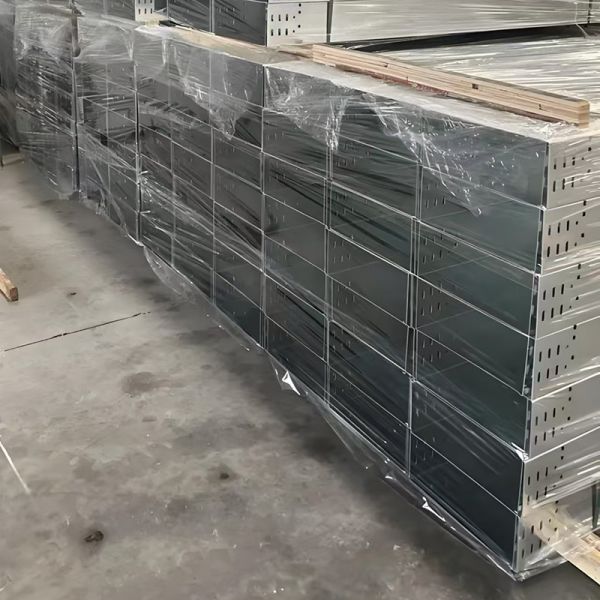 Customized Height Suspended Cable Tray For Ventilation And Air Circulation In Rectangular Shape