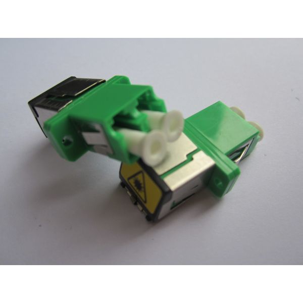 LC Auto shutter adapter, 2/4 ports,singlemode UPC/APC,avoid dust contamination on ferrule of fiber connectors