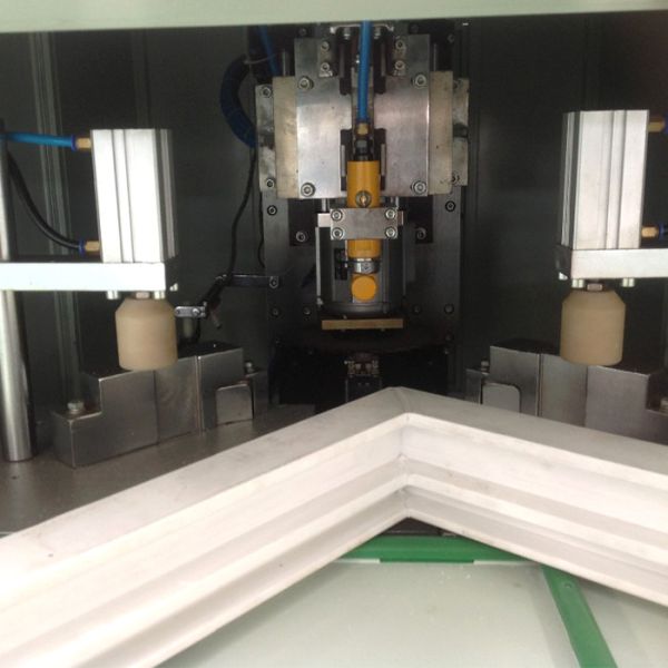 Four point cnc welding machine for upvc window and door making