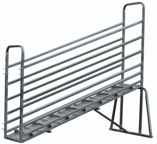 Portable sheep cattle loading ramp livestock ramp