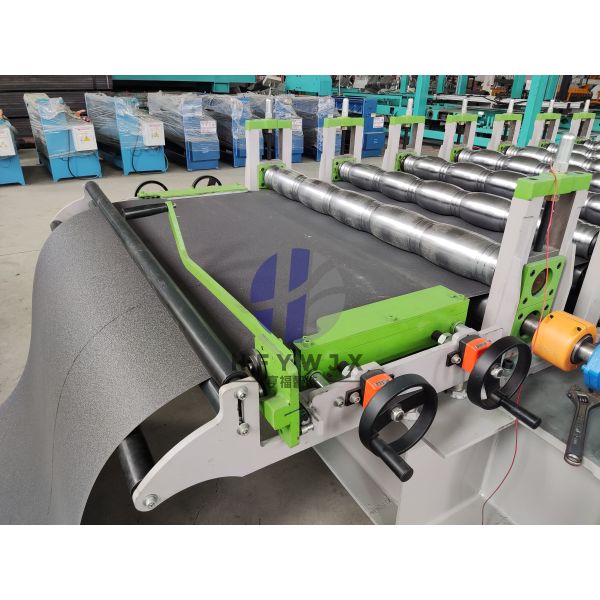High Rigidity 1110 Glazed Tile Roll Forming Machine With Precision Cutting