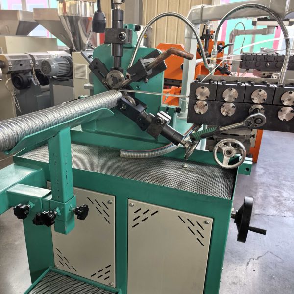 Full Automatic Four Rib Metal Corrugated Pipe Extrusion Forming Machine for Bridge Construction