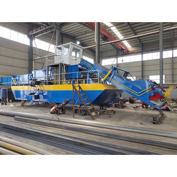 High Efficiency Environmentally Friendly Mowing Boat