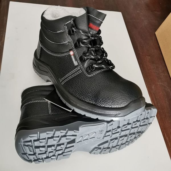 Litchi Patterned Cowhide Upper with Medium Top Protective Shoes