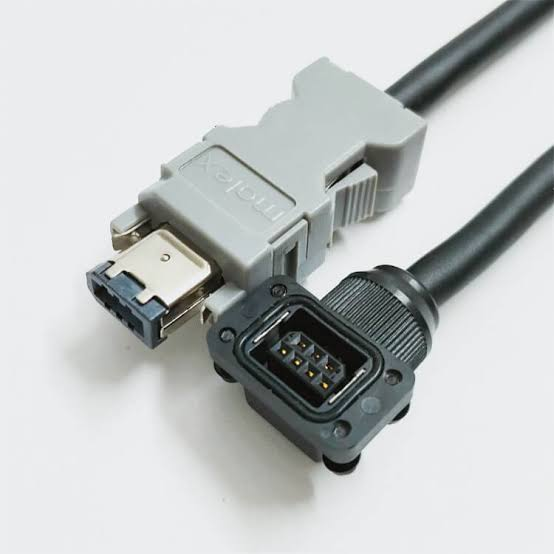 R88A-CR1A005C standard 5-meter servo motor encoder cable